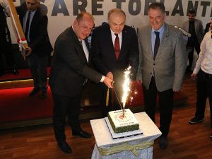 Bakan Özlü’ye Doğum Günü Sürprizi