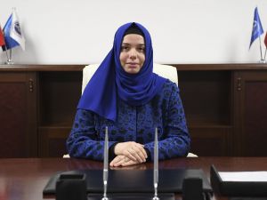 Diyanet'e atanan ilk kadın başkan yardımcısı görevine başladı