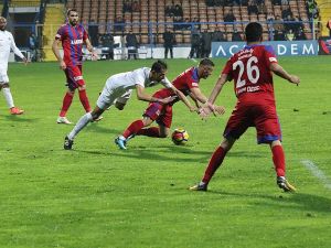 İlk Yarıda Gol Yok