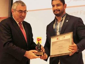 Taha Akgül’e Büyük Onur