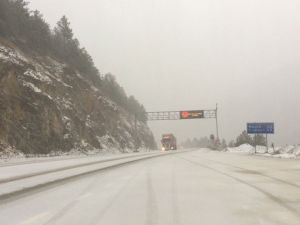 Doğu Karadeniz’de Sahil Kesimlerinde Fırtına, Yüksek Kesimlerde Kar Yağışı
