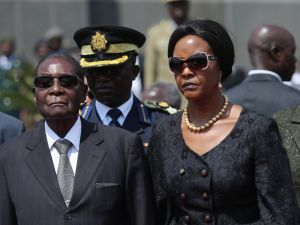 Zimbabve Devlet Başkanı Mugabe İstifa Etti