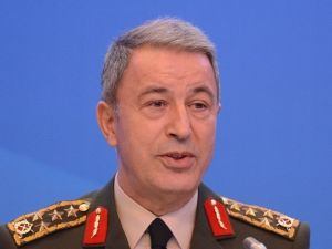 Orgeneral Akar’a Fotoğraf Özrü