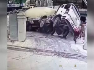 Beton Mikseri Aşağı Uçtu: Ölümden Kaçamadı