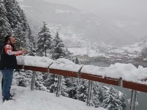 Doğu Karadeniz’de Kar Yağışı Etkili Oluyor
