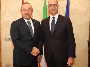 Bakan Çavuşoğlu Roma’da