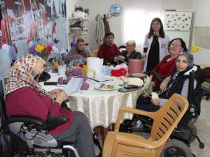 Karadeniz Omurilik Felçlileri Derneğinde Örgü Kursu Açıldı
