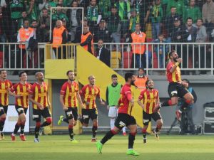 Göztepe Evinde Kazandı