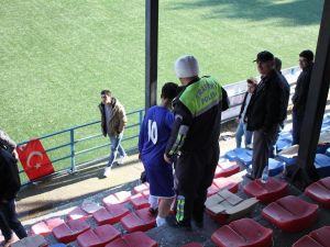 Taraftara Kızdı, Forması İle Tribüne Çıktı