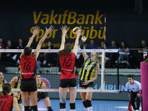 Vakıfbank, Fenerbahçe’yi 3-1 Mağlup Etti