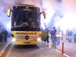 Fenerbahçe’ye Antalya’da Coşkulu Karşılama