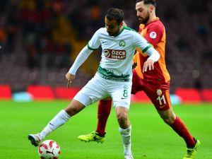İlk Yarı Galatasaray’ın Üstünlüğüyle Bitti