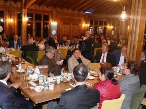 Trabzon Büyükşehir Belediyesi Meclis Üyeleri Ve Tiski İdarecileri Yemekte Bir Araya Geldi