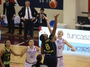 Fenerbahçe Liderliği Yakın Doğu Üniversitesi’ne Kaptırdı
