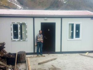 Barakada Yalnız Yaşayan Engelli Adama Devlet Yardım Elini Uzattı