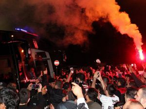 Beşiktaş’a Coşkulu Karşılama