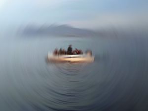Balıkçı Teknesi Battı: 8 Ölü