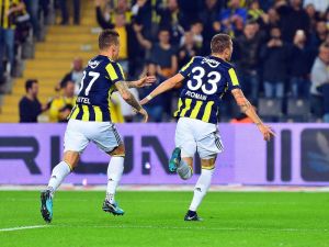 Fenerbahçe Zirveye Göz Kırptı