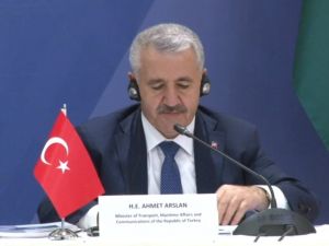 Bakan Arslan Bakü’de Konuştu
