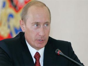 Putin Yine Aday