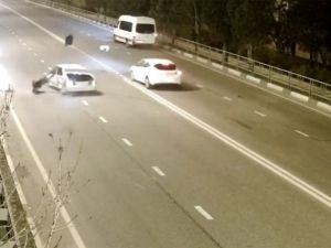 Yolcu Camdan Fırlayıp Yola Düştü