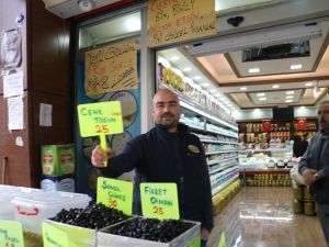 Bana Biraz Medel, Azıcık Querasma