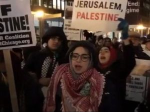 Trump Chicago’da Protesto Edildi