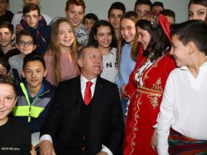 Cumhurbaşkanı Erdoğan’dan Celal Bayar Lisesi’ne Ziyaret