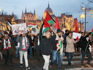 Macaristan’da Trump Ve İsrail Protestosu