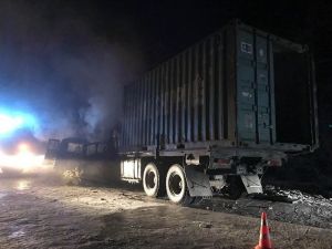 Minibüs Ve Kamyon Çarpıştı: 5 Ölü, 3 Yaralı