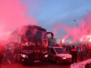 Beşiktaş Kafilesine Coşkulu Karşılama