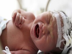 Bebeğinizin omzuna hiçbirşey takmayın