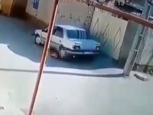 Aracıyla Çocuğunu Ezdi