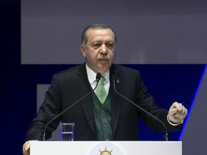 Mültecilere Yönelik Tepkileri Eleştirdi