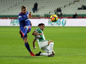 Atiker Konyaspor İlk Yarıyı Önde Kapattı