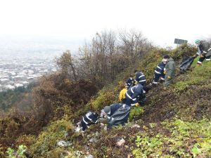 Uludağ’ın Eteklerinden 250 Kilo Çöp Toplandı