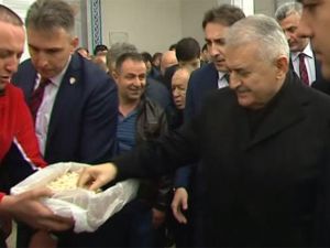 Yıldırım Cuma Namazını Yıldırım Beyazit Camii’nde Kıldı