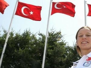 Galatasaraylı Yüzücü Nida Eliz Üstündağ Finalde