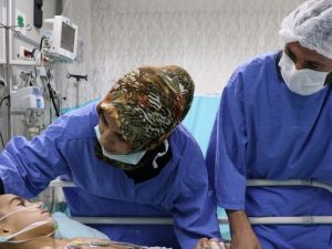 51 Gündür Çocuklarının ’Anne-baba’ Demesini Bekliyorlar