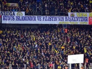 Fenerbahçe Tribünlerinden Kudüs’e Destek