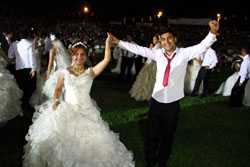 Samsun'da 43 Çift Aynı Anda Evlendi