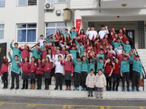 Bu Okulda 33 İkiz, Bir Üçüz Öğrenci Var