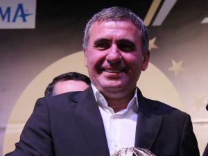 Romanya’da Yılın Teknik Direktörü Seçildi