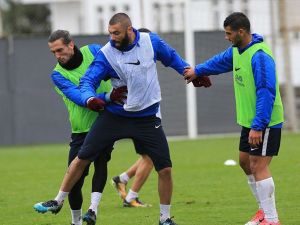 Burak Yılmaz’dan Halis Özkahya’ya Gönderme