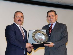 Dursun Özbek’ten Yeni Teknik Direktör Açıklaması