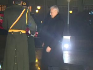 Başbakan Yıldırım Aliyev Abidesi’ne Çelenk Bıraktı