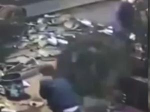 Dev Tekerlek İşçinin Üzerine Böyle Düştü