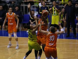 Fenerbahçe İtalyan Rakibini Yendi
