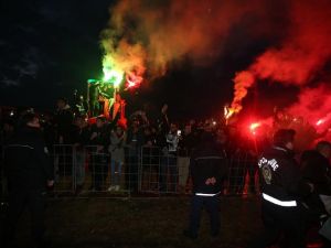 Beşiktaş Kafilesine Coşkulu Karşılama