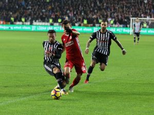 Kartal Sivas’ta Buz Kesti